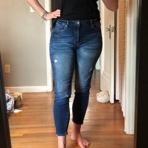 KanCan cropped denim. 31